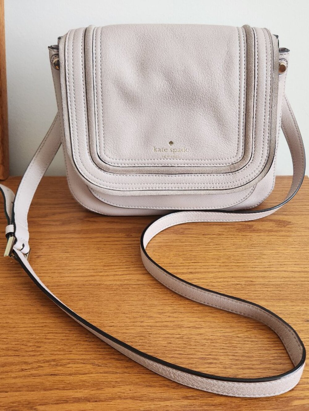 KATE SPADE NEW YORK PRATT STREET RIANNE LEATHER CROSSBODY BAG IN LIGHT MOCCO COL